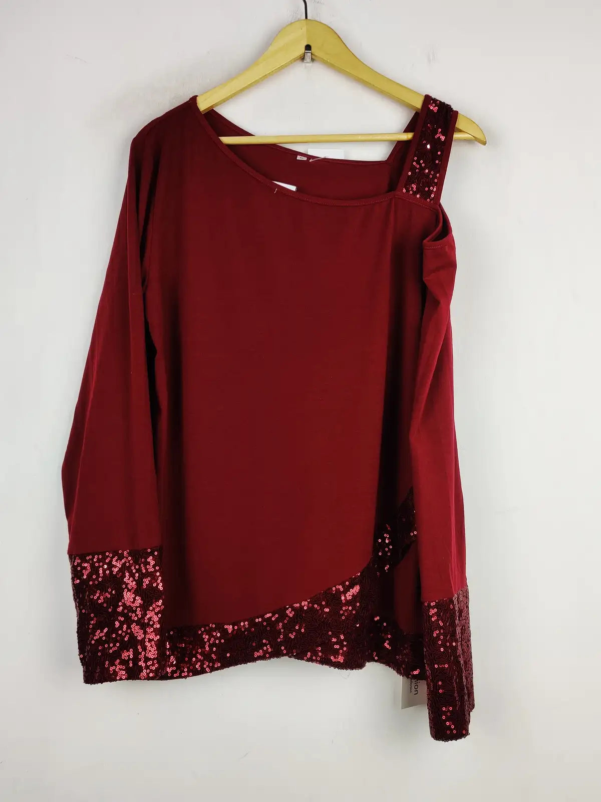 Buy online pre-used pre-loved 100% authentic & Original branded New Fashion (PW-61) available in Pakistan. Top international brands avilable.