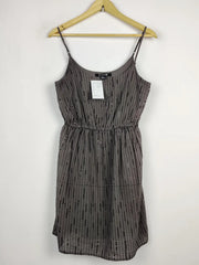 Buy online pre-used pre-loved 100% authentic & Original branded Forever 21 (PW-714) available in Pakistan. Top international brands avilable.