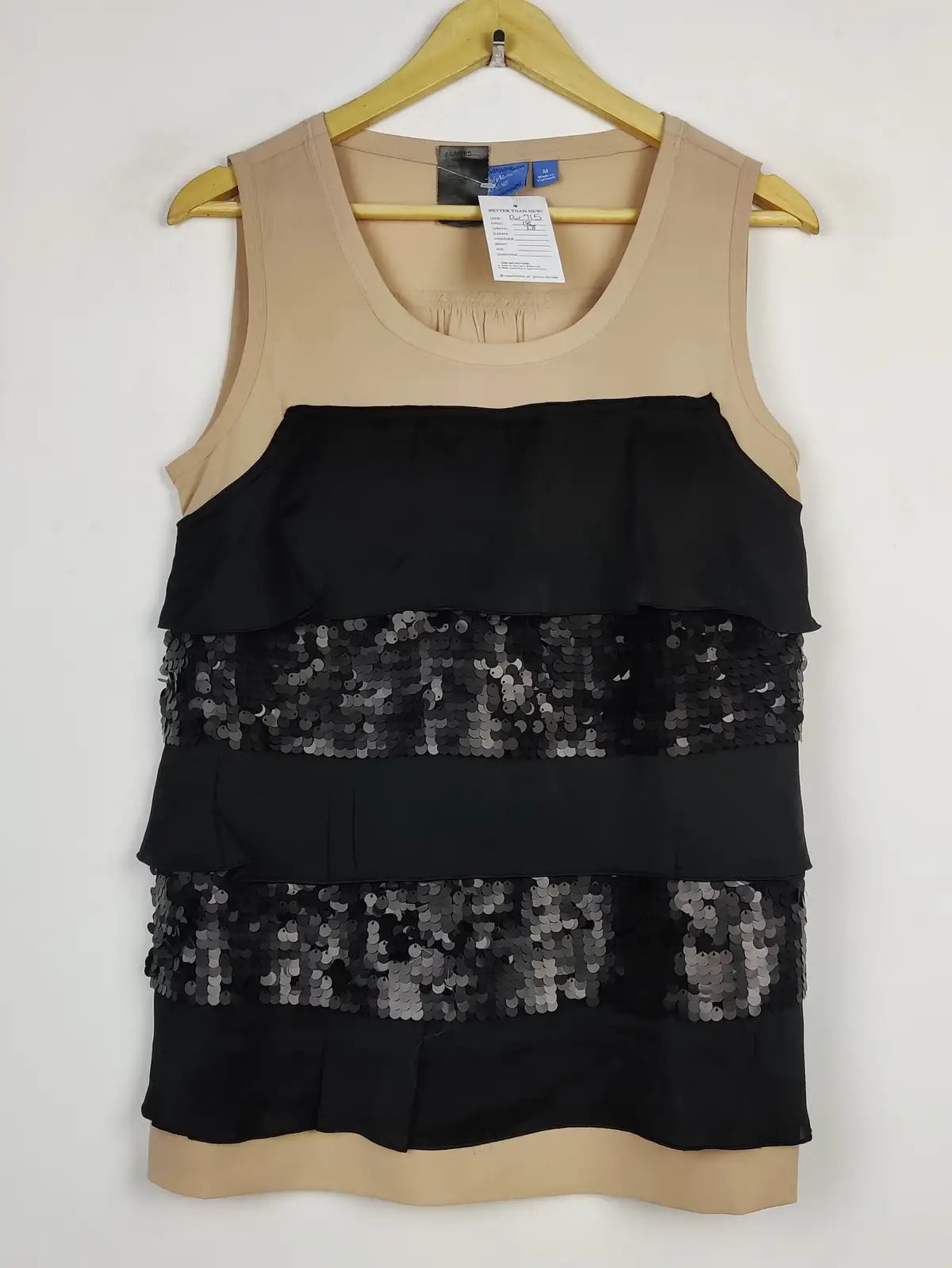 Buy online pre-used pre-loved 100% authentic & Original branded Simple Vera (PW-715) available in Pakistan. Top international brands avilable.