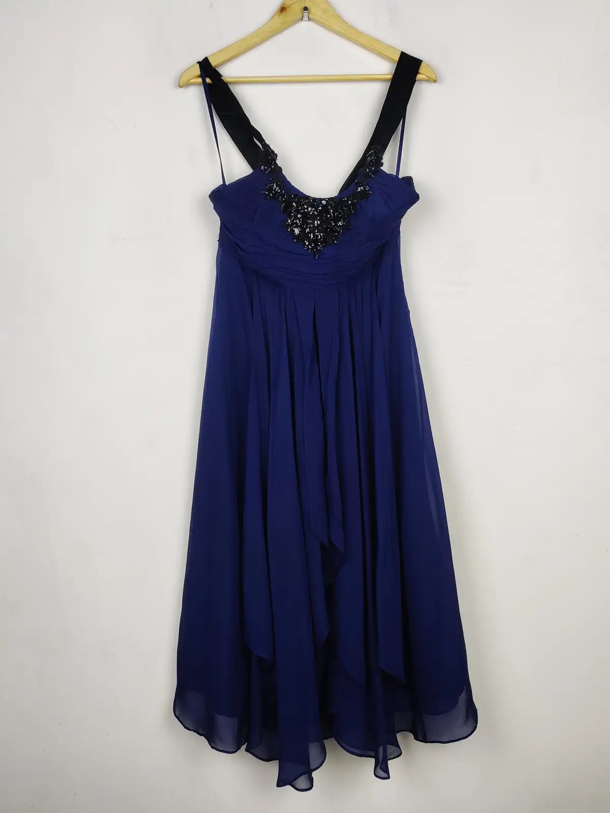 Buy online pre-used pre-loved 100% authentic & Original branded Monsoon (PW-807) available in Pakistan. Top international brands avilable.