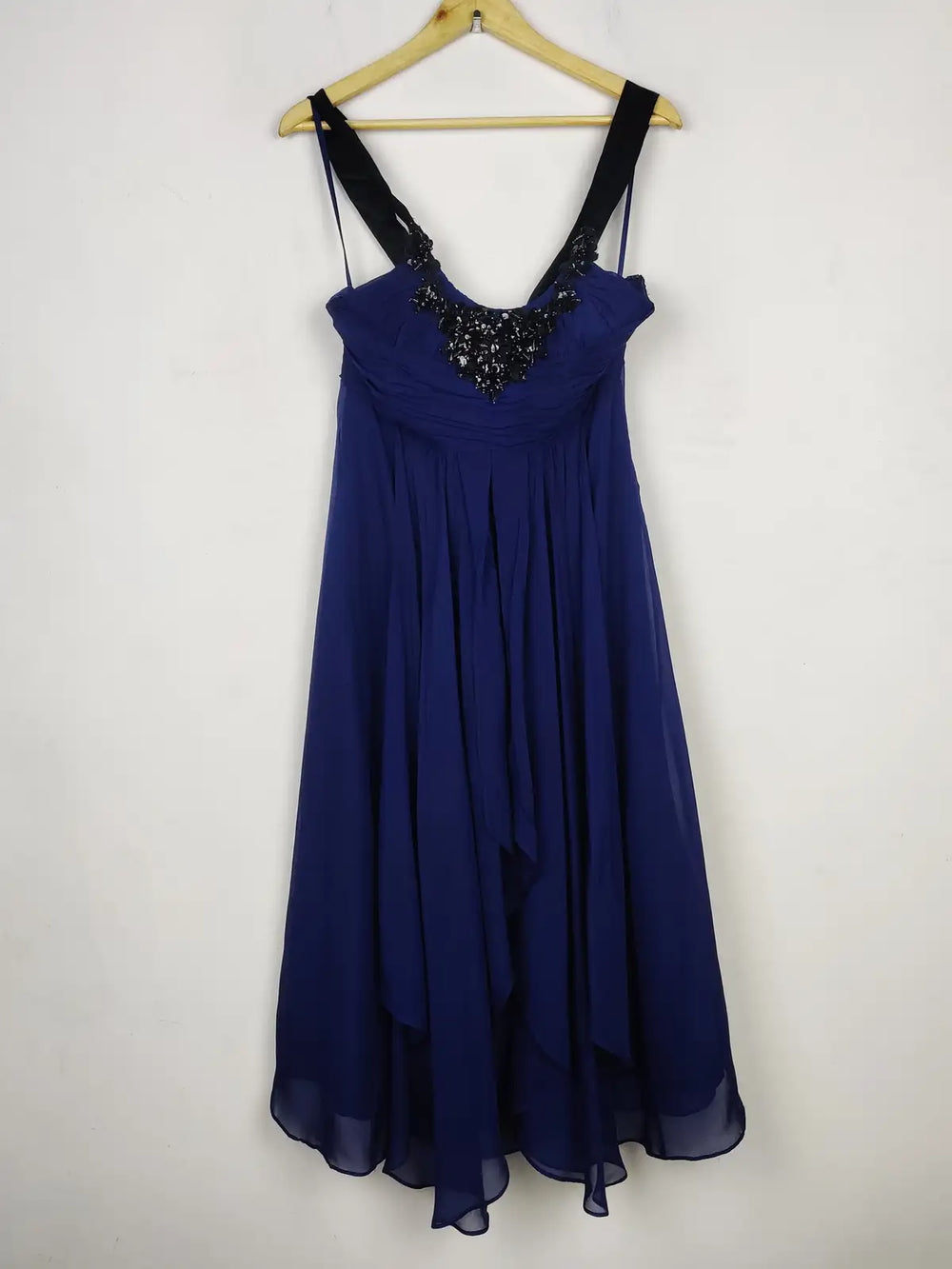 Buy online pre-used pre-loved 100% authentic & Original branded Monsoon (PW-807) available in Pakistan. Top international brands avilable.