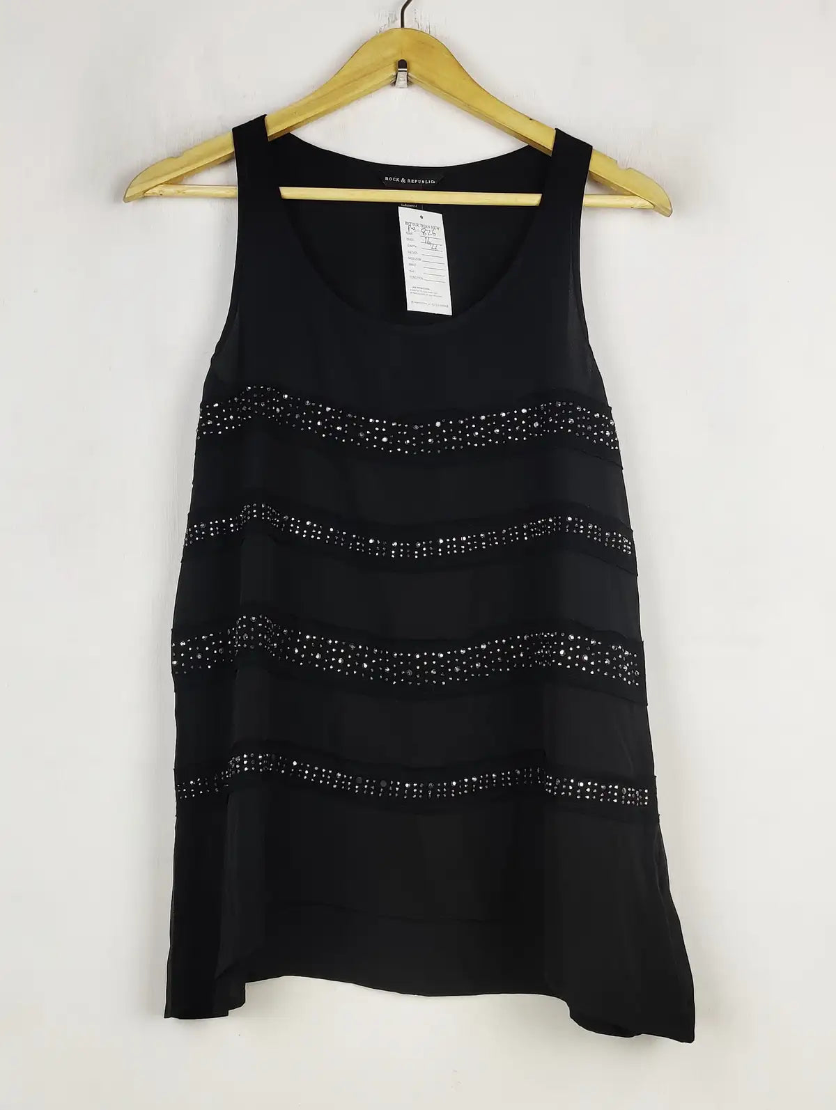 Buy online pre-used pre-loved 100% authentic & Original branded Rock & Republic (PW-826) available in Pakistan. Top international brands avilable.