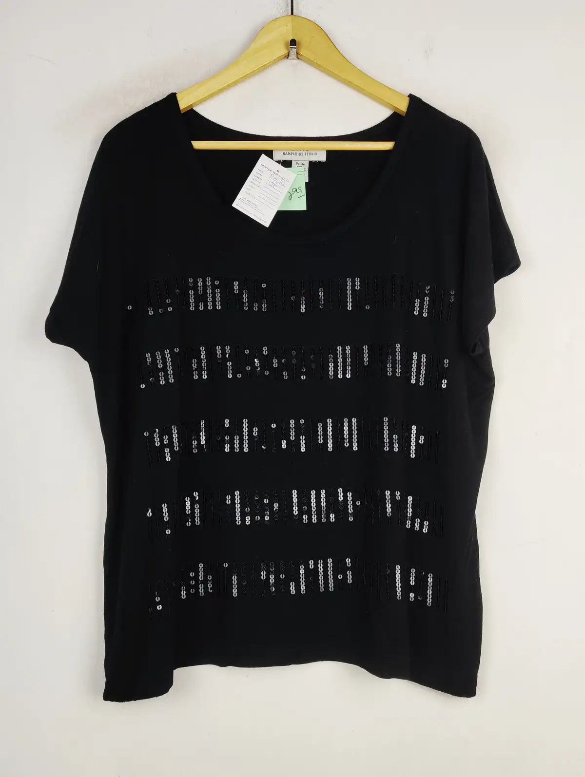 Buy online pre-used pre-loved 100% authentic & Original branded Knit (PW-83) available in Pakistan. Top international brands avilable.