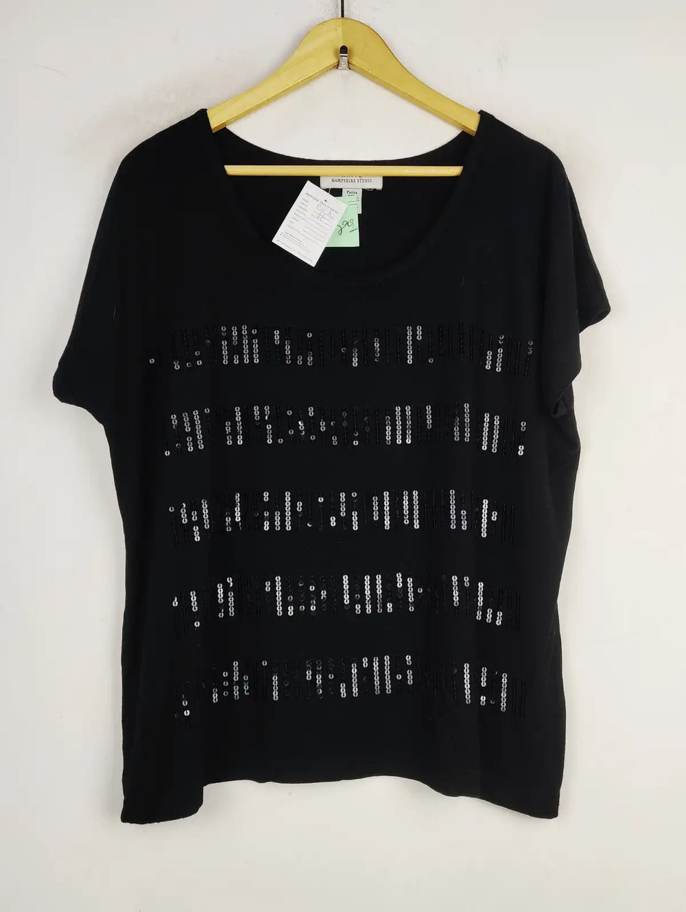 Buy online pre-used pre-loved 100% authentic & Original branded Knit (PW-83) available in Pakistan. Top international brands avilable.