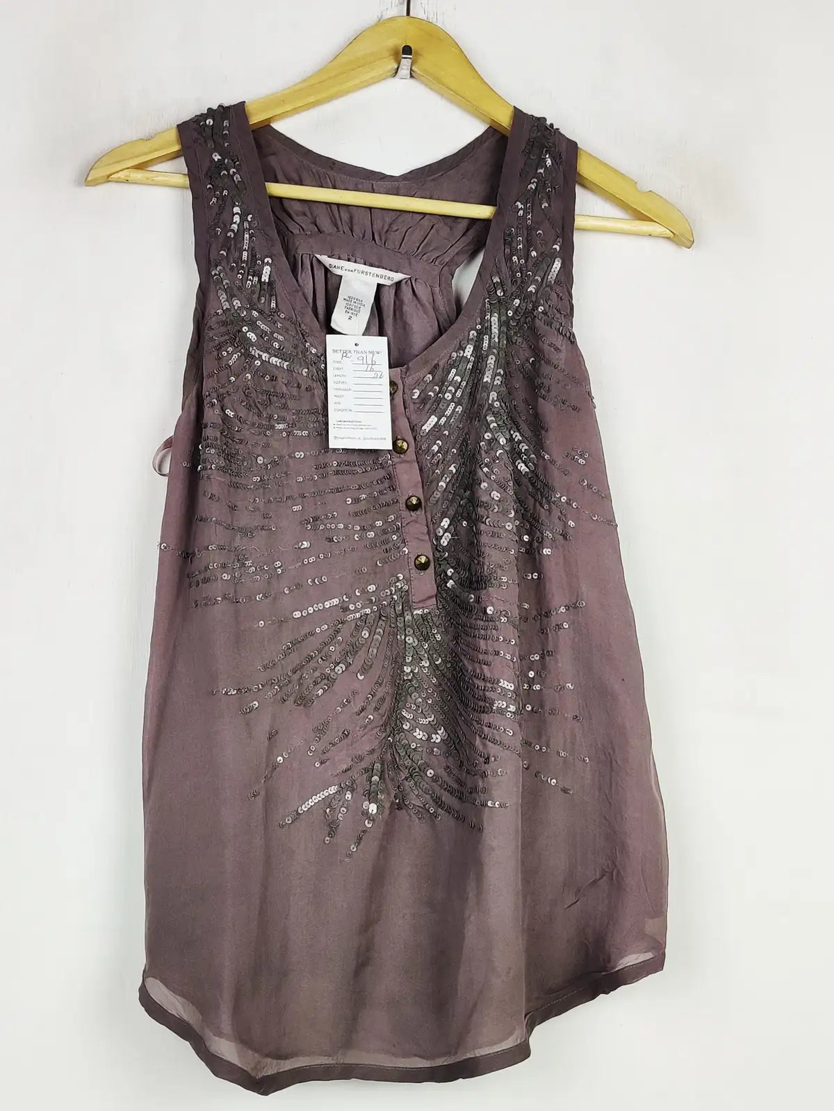 Buy online pre-used pre-loved 100% authentic & Original branded Diane On Furstenberg (PW-916) available in Pakistan. Top international brands avilable.