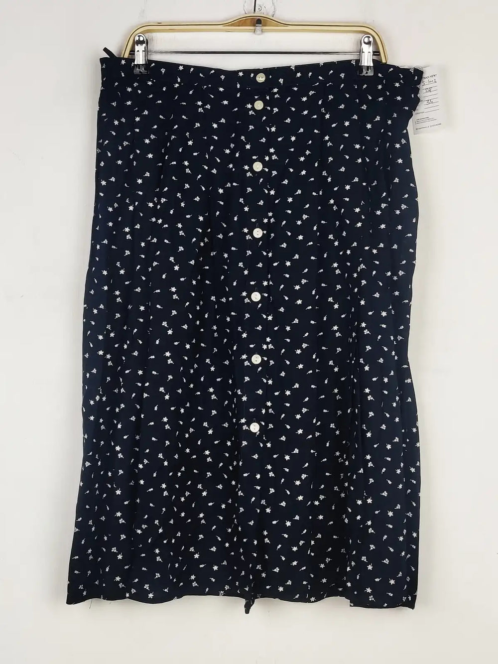 Buy online pre-used pre-loved 100% authentic & Original branded Marks & Spencer (S-1003) available in Pakistan. Top international brands avilable.