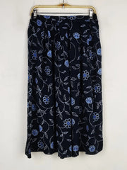 Buy online pre-used pre-loved 100% authentic & Original branded Unknown Brand (S-1057) available in Pakistan. Top international brands avilable.