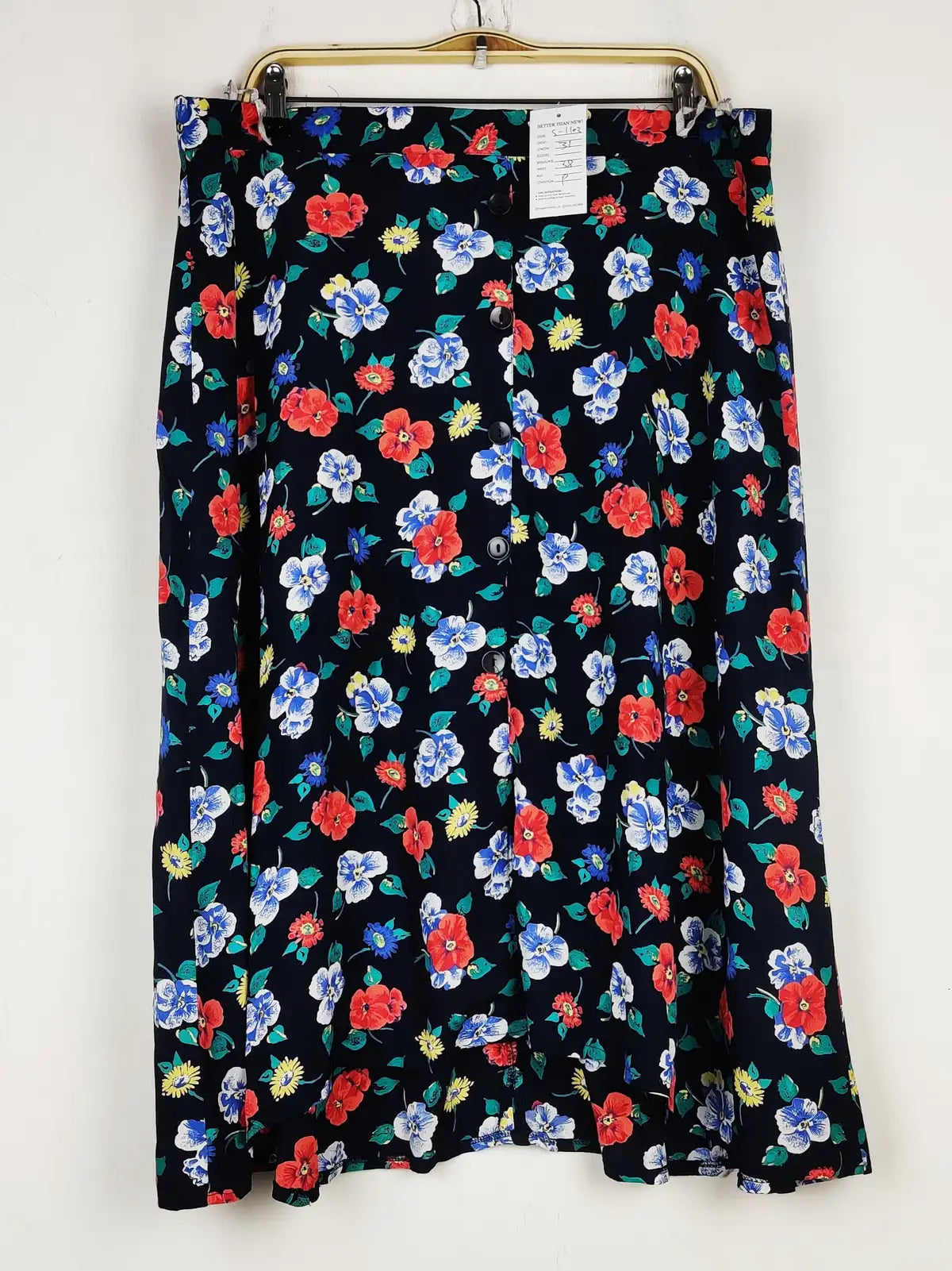 Buy online pre-used pre-loved 100% authentic & Original branded Chicc (S-1103) available in Pakistan. Top international brands avilable.