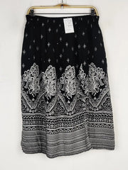 Buy online pre-used pre-loved 100% authentic & Original branded Unknown Brand (S-1126) available in Pakistan. Top international brands avilable.