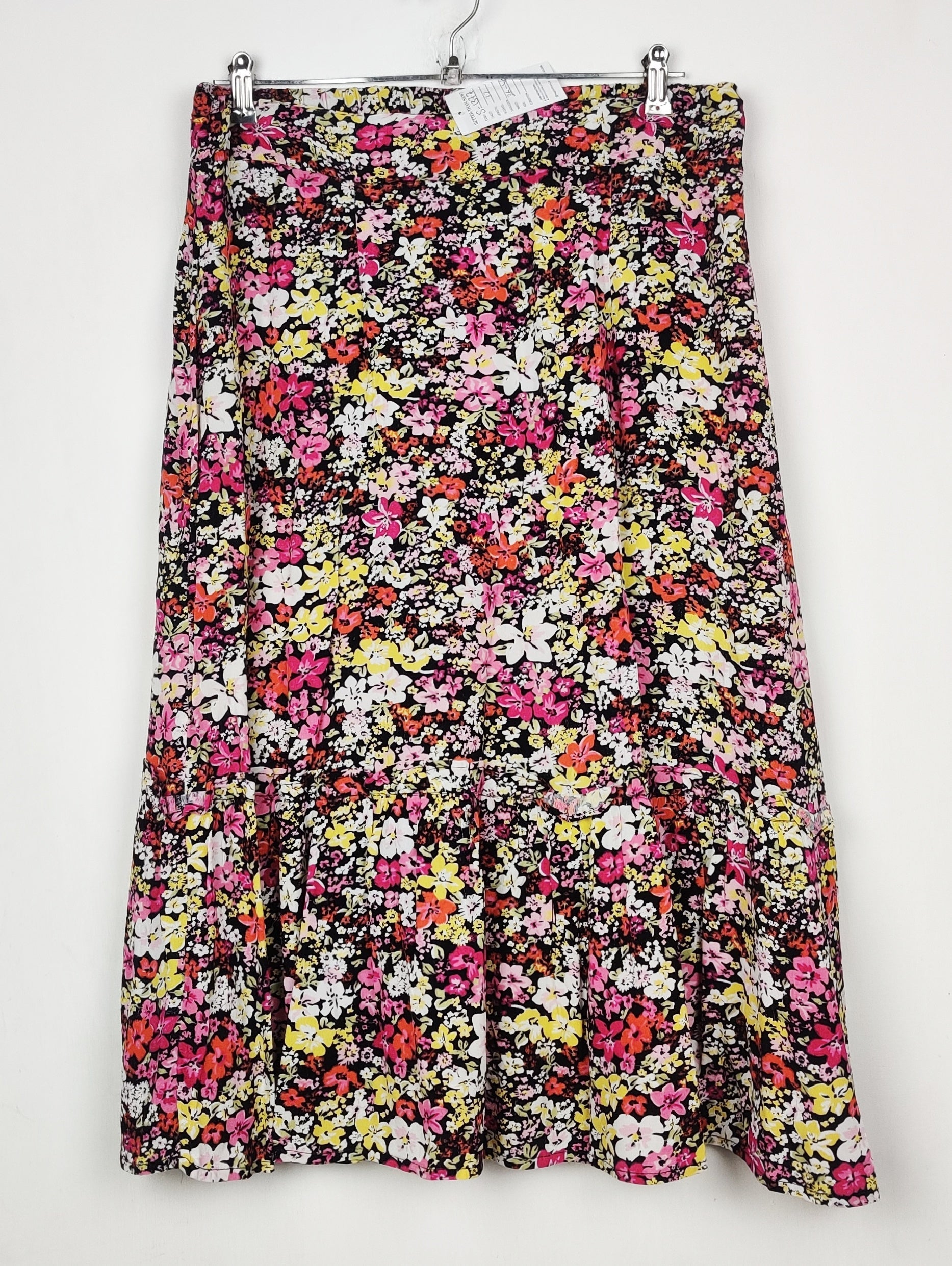 Buy online pre-used pre-loved 100% authentic & Original branded Rosebud (S-1377) available in Pakistan. Top international brands avilable.