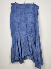 Buy online pre-used pre-loved 100% authentic & Original branded Unknown Brand (S-1378) available in Pakistan. Top international brands avilable.