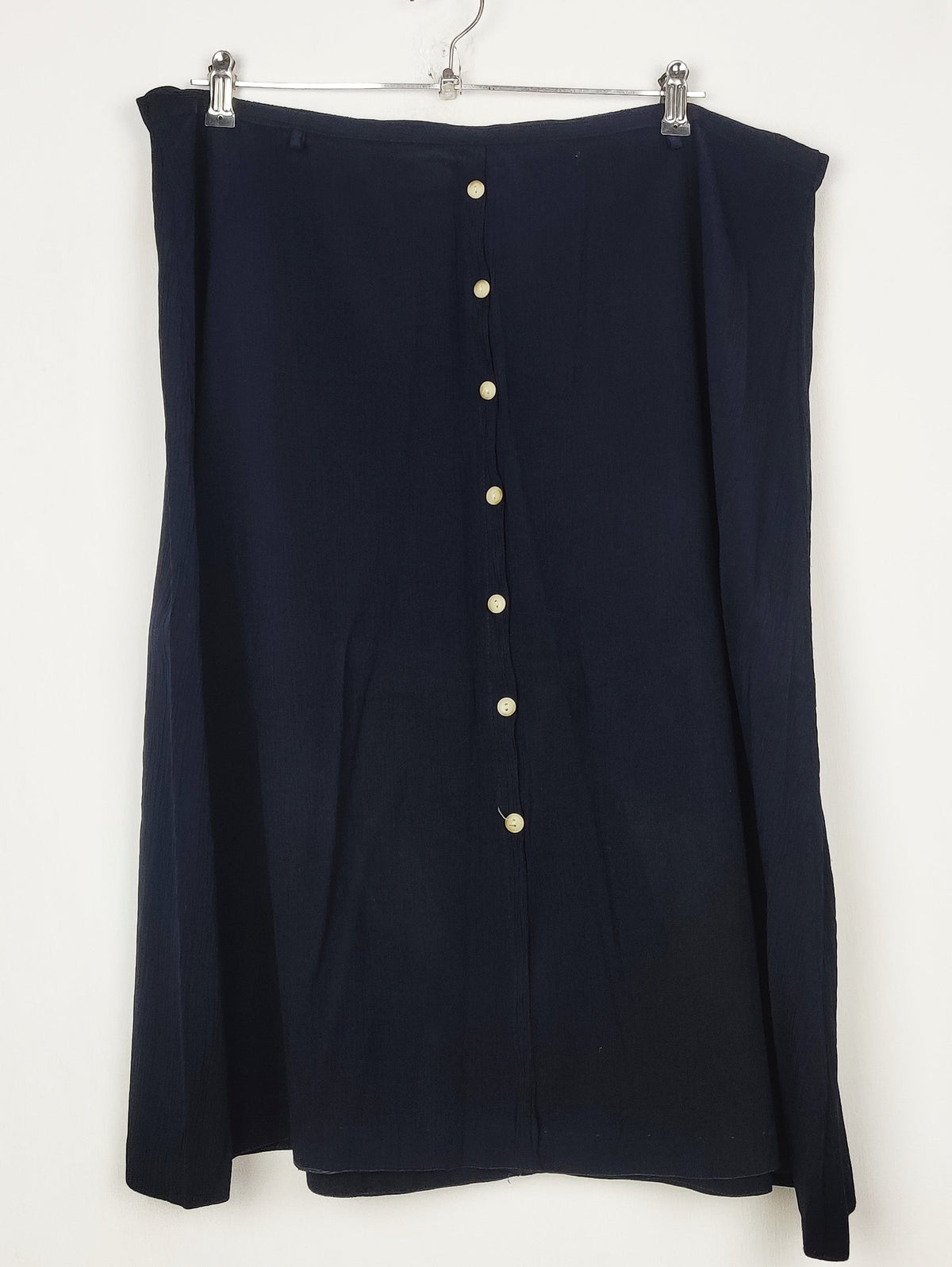 Buy online pre-used pre-loved 100% authentic & Original branded Bonmarche (S-1380) available in Pakistan. Top international brands avilable.