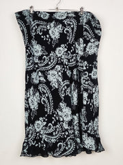 Buy online pre-used pre-loved 100% authentic & Original branded Ward Robe (S-1390) available in Pakistan. Top international brands avilable.