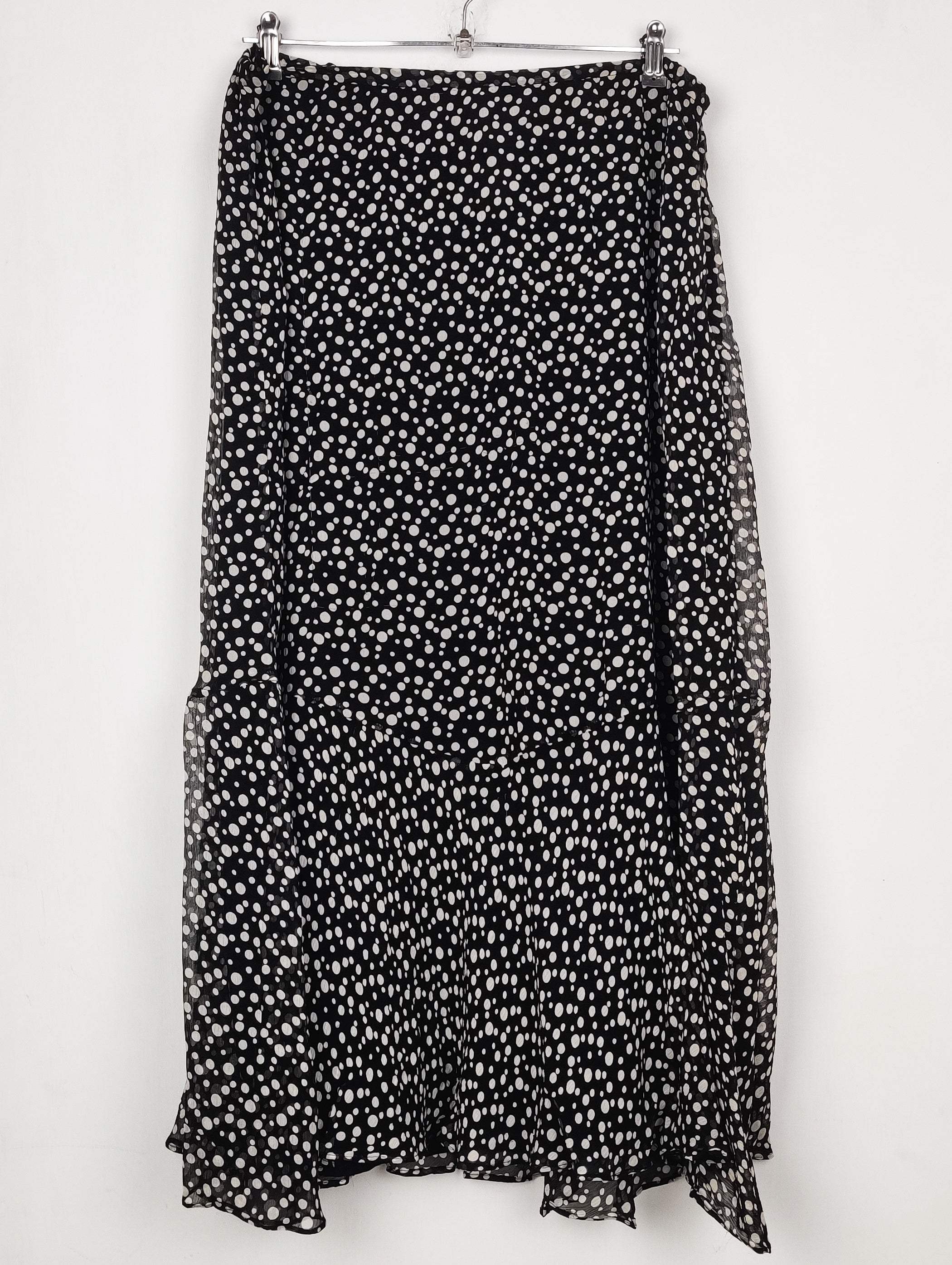 Buy online pre-used pre-loved 100% authentic & Original branded Valerie Stevens (S-1392) available in Pakistan. Top international brands avilable.