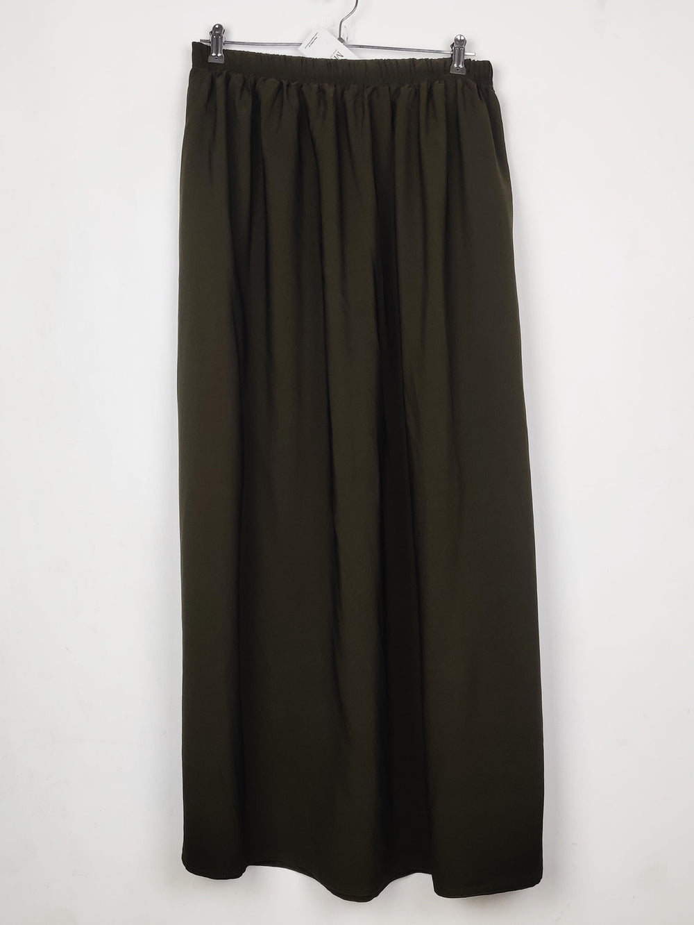 Buy online pre-used pre-loved 100% authentic & Original branded Tasnim Collection (S-1393) available in Pakistan. Top international brands avilable.