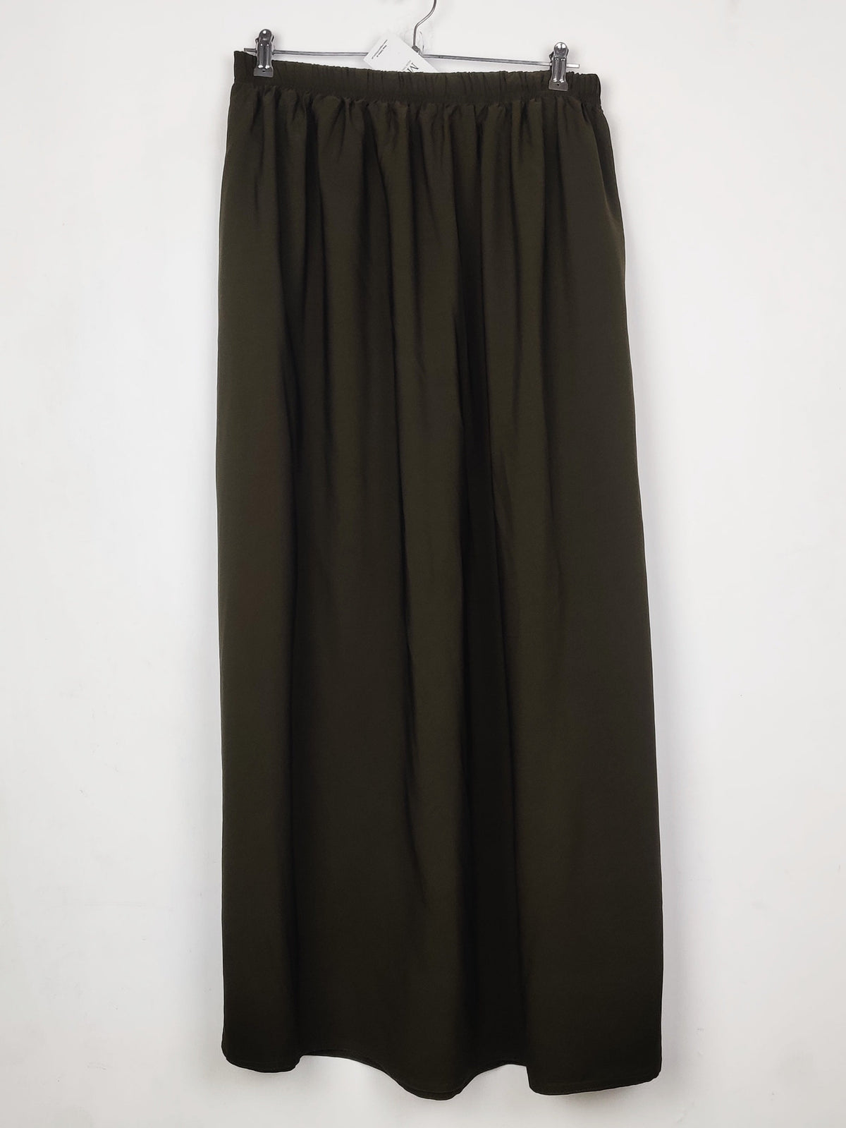 Buy online pre-used pre-loved 100% authentic & Original branded Tasnim Collection (S-1393) available in Pakistan. Top international brands avilable.
