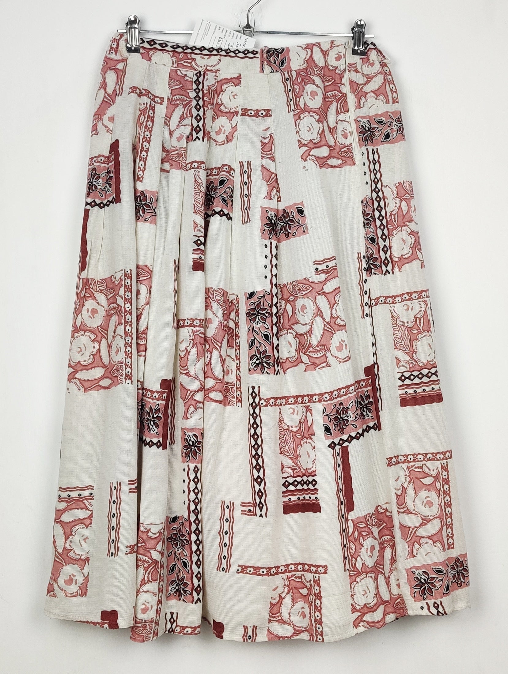 Buy online pre-used pre-loved 100% authentic & Original branded Claudia-Moden (S-1406) available in Pakistan. Top international brands avilable.