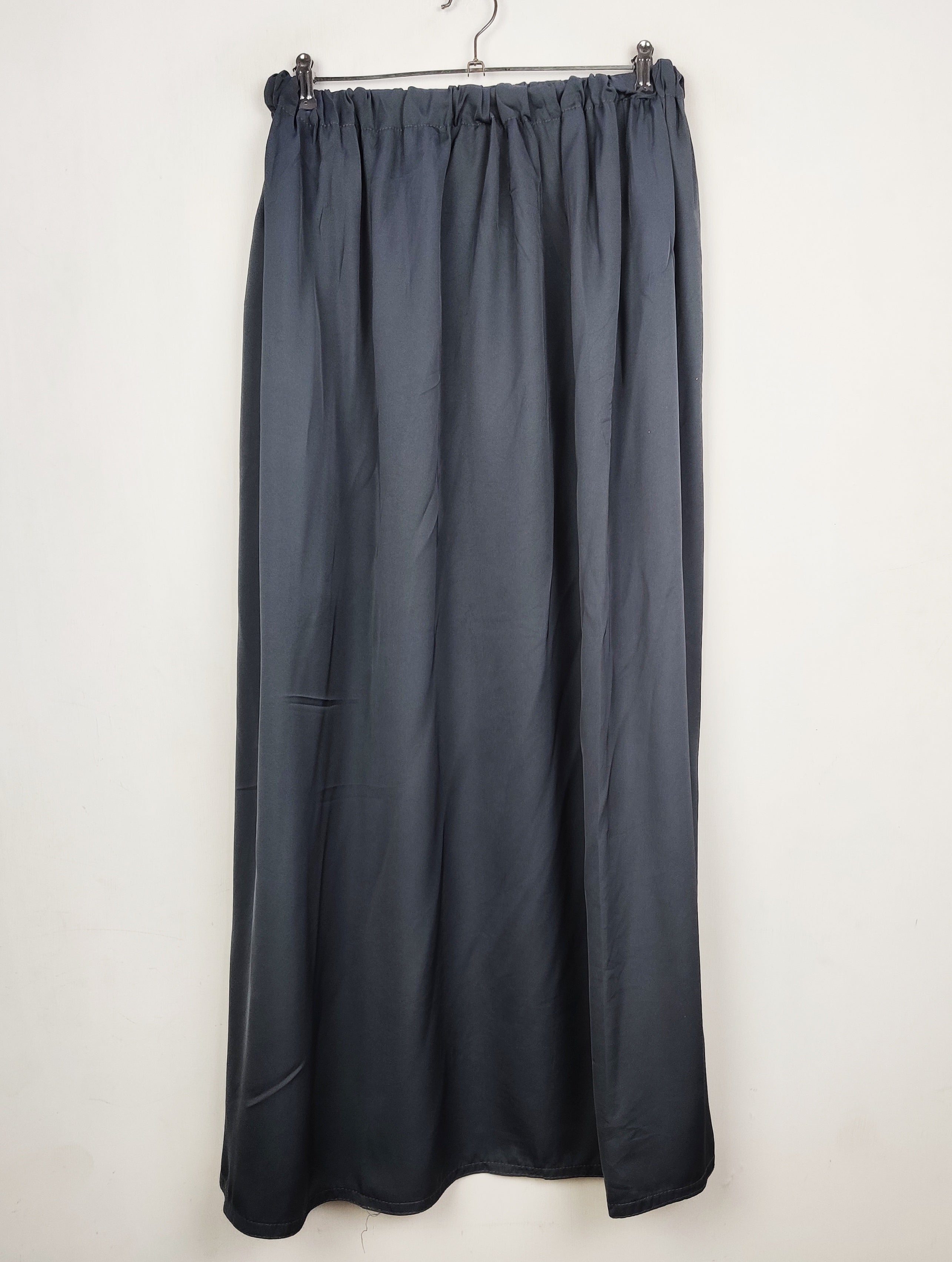 Buy online pre-used pre-loved 100% authentic & Original branded Unknown Brand (S-1430) available in Pakistan. Top international brands avilable.
