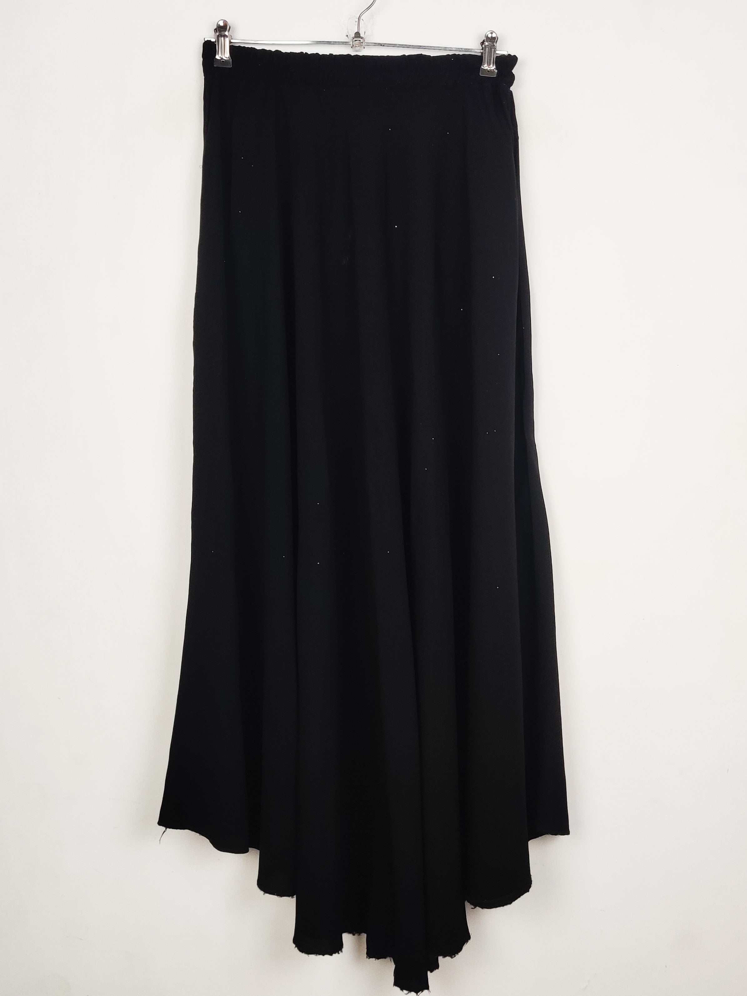 Buy online pre-used pre-loved 100% authentic & Original branded Unknown Brand (S-1436) available in Pakistan. Top international brands avilable.