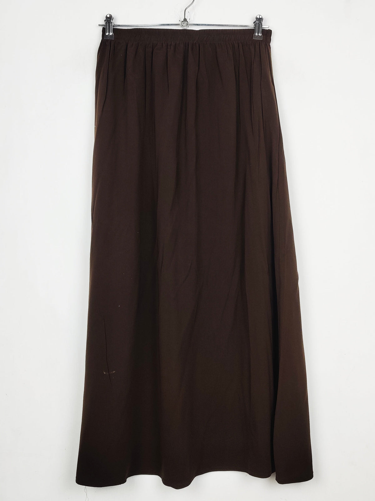 Buy online pre-used pre-loved 100% authentic & Original branded Unknown Brand (S-1439) available in Pakistan. Top international brands avilable.