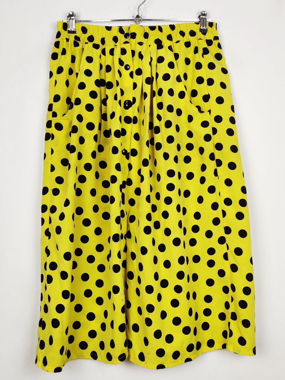 Buy online pre-used pre-loved 100% authentic & Original branded Unknown Brand (S-1444) available in Pakistan. Top international brands avilable.