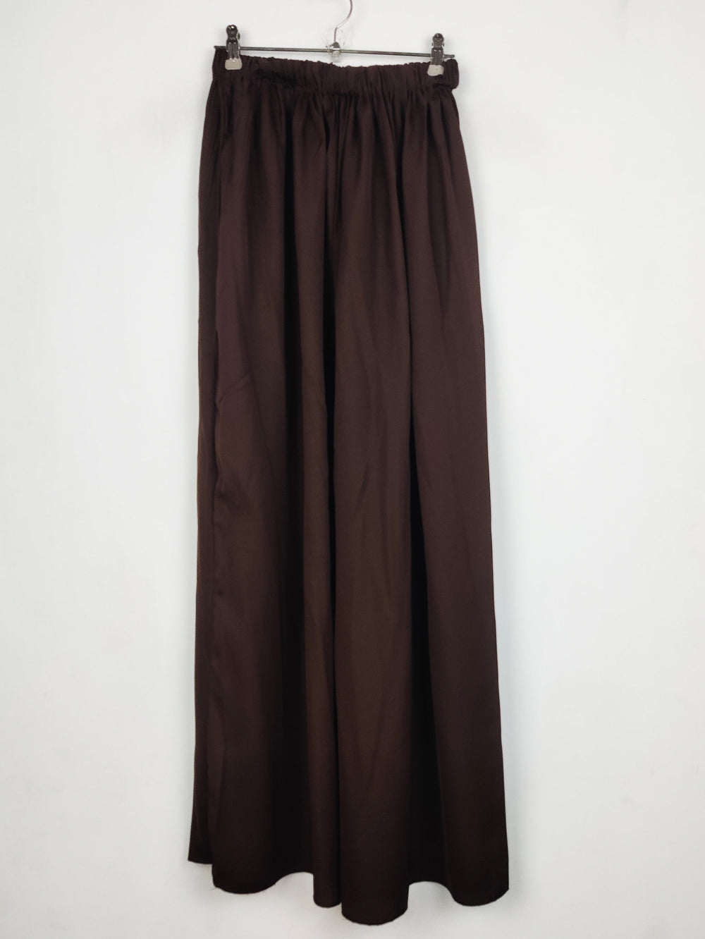 Buy online pre-used pre-loved 100% authentic & Original branded Unknown Brand (S-1452) available in Pakistan. Top international brands avilable.