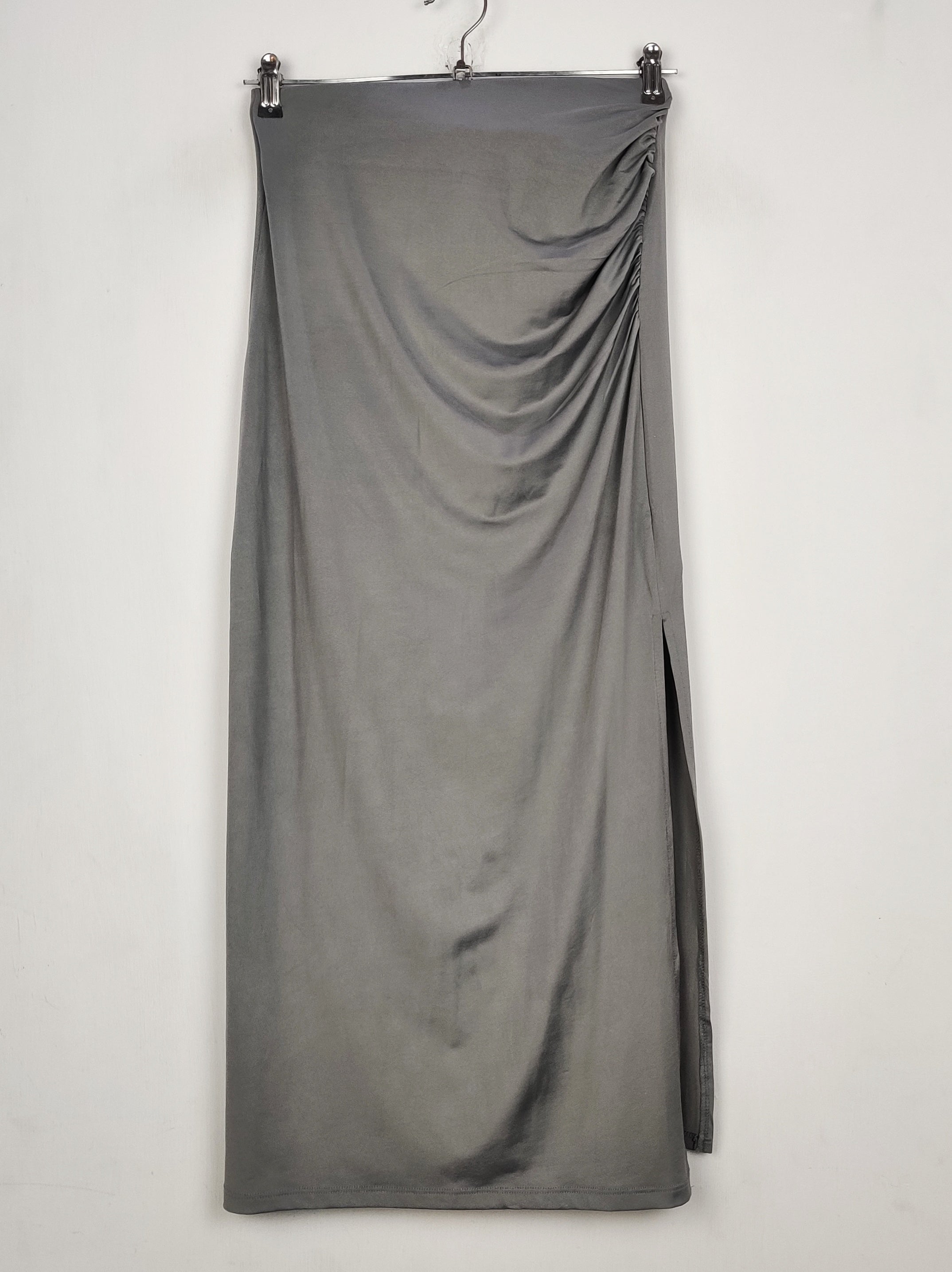 Buy online pre-used pre-loved 100% authentic & Original branded H&M (S-1470) available in Pakistan. Top international brands avilable.
