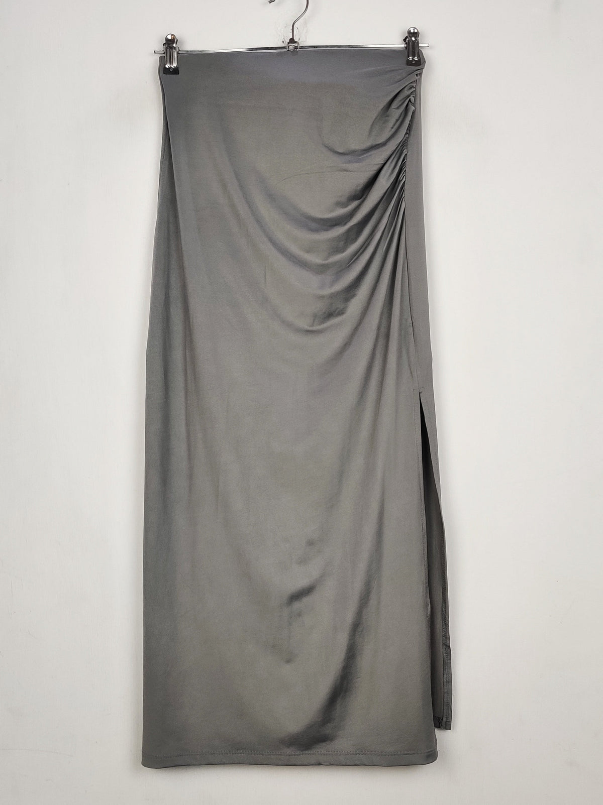 Buy online pre-used pre-loved 100% authentic & Original branded H&M (S-1470) available in Pakistan. Top international brands avilable.