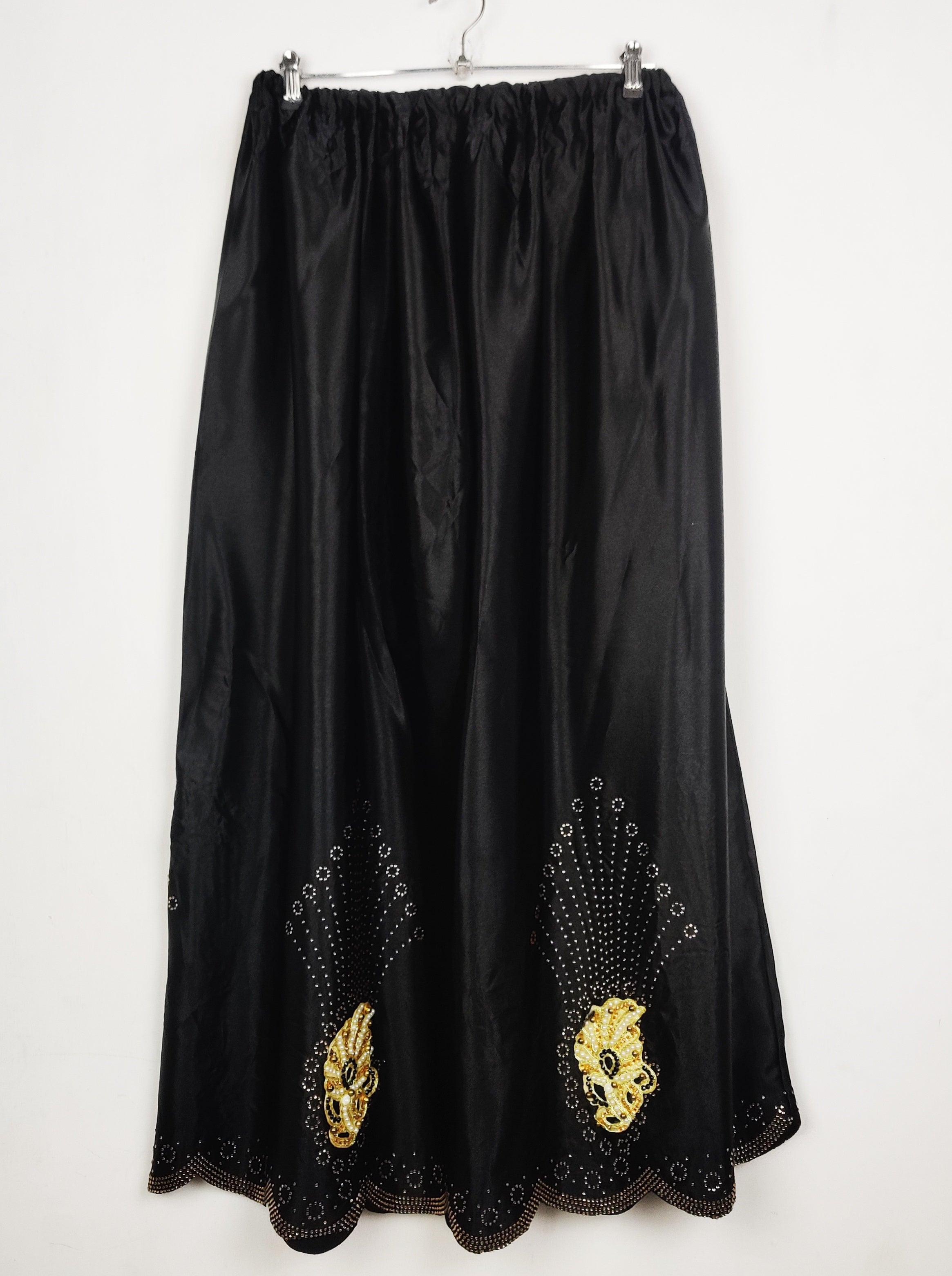 Buy online pre-used pre-loved 100% authentic & Original branded Unknown Brand (S-1476) available in Pakistan. Top international brands avilable.