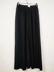 Buy online pre-used pre-loved 100% authentic & Original branded Unknown Brand (S-1478) available in Pakistan. Top international brands avilable.