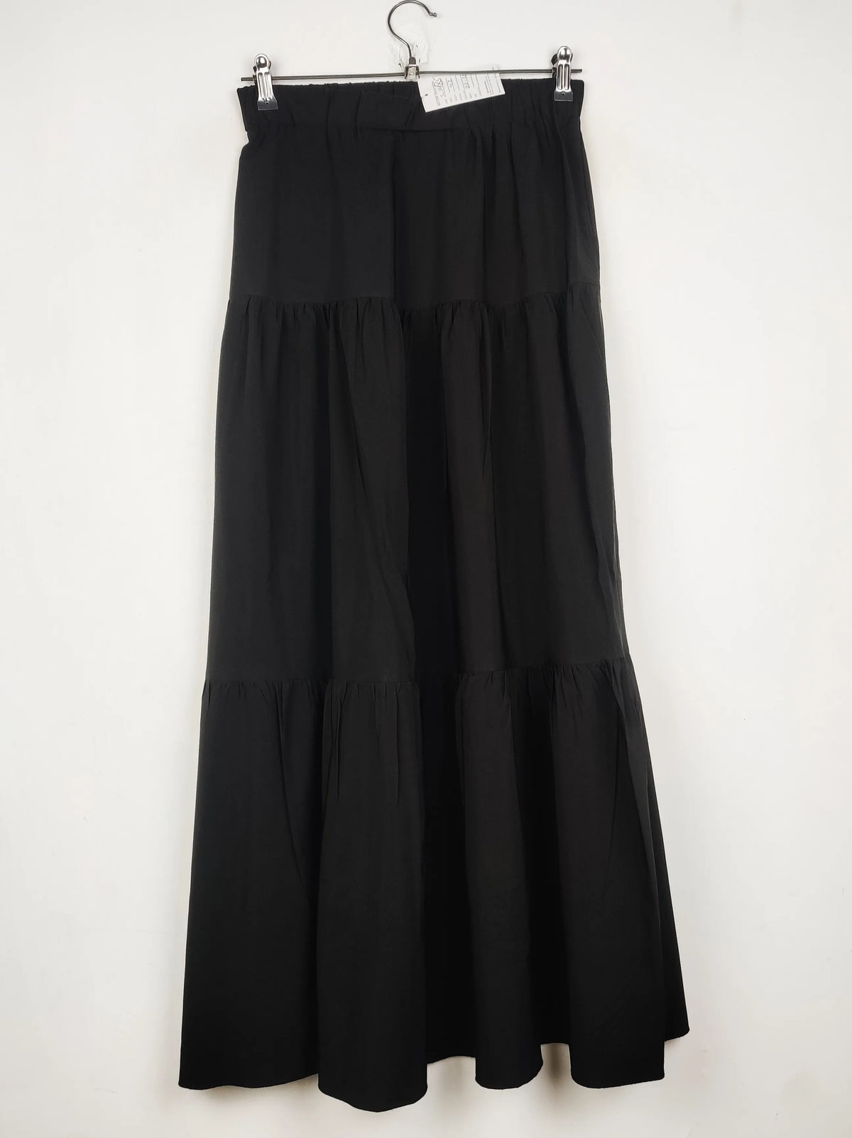 Buy online pre-used pre-loved 100% authentic & Original branded Unknown Brand (S-1485) available in Pakistan. Top international brands avilable.