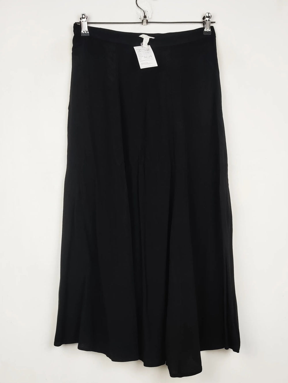 Buy online pre-used pre-loved 100% authentic & Original branded H&M (S-1488) available in Pakistan. Top international brands avilable.