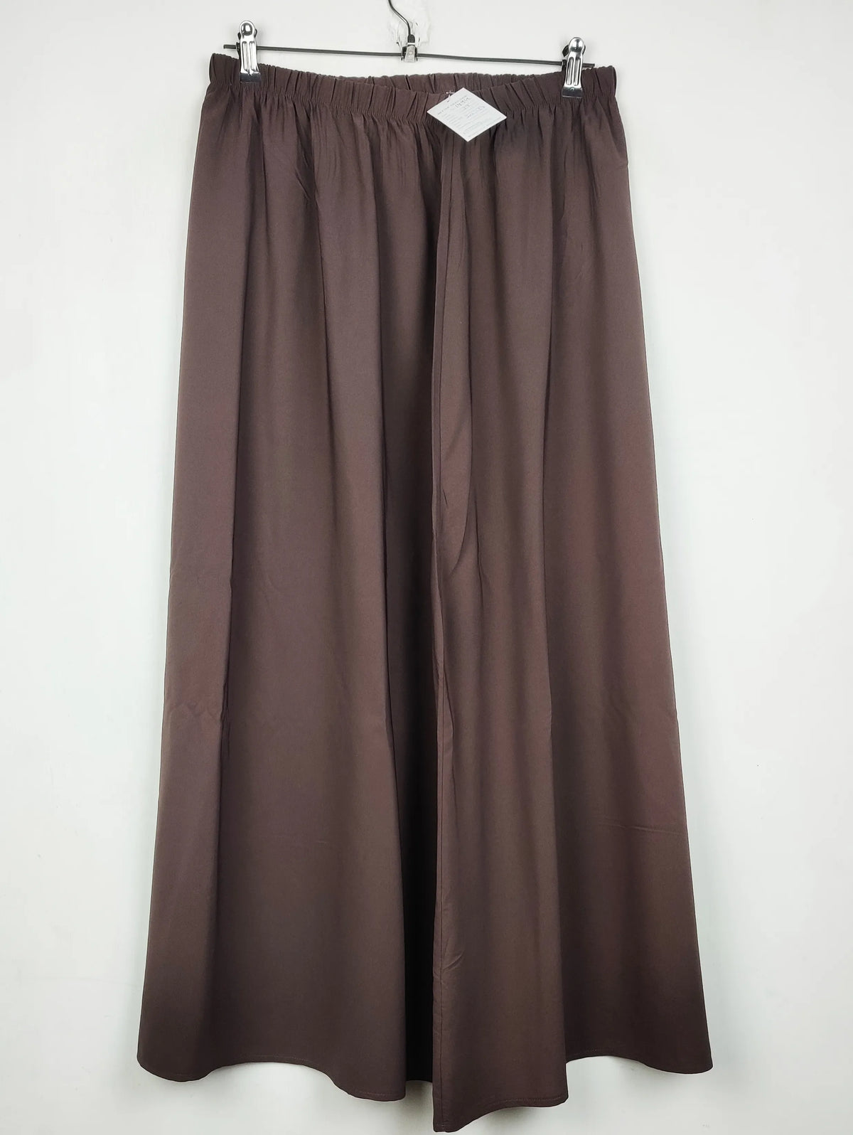 Buy online pre-used pre-loved 100% authentic & Original branded Unknown Brand (S-1494) available in Pakistan. Top international brands avilable.