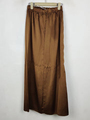 Buy online pre-used pre-loved 100% authentic & Original branded Unknown Brand (S-1513) available in Pakistan. Top international brands avilable.