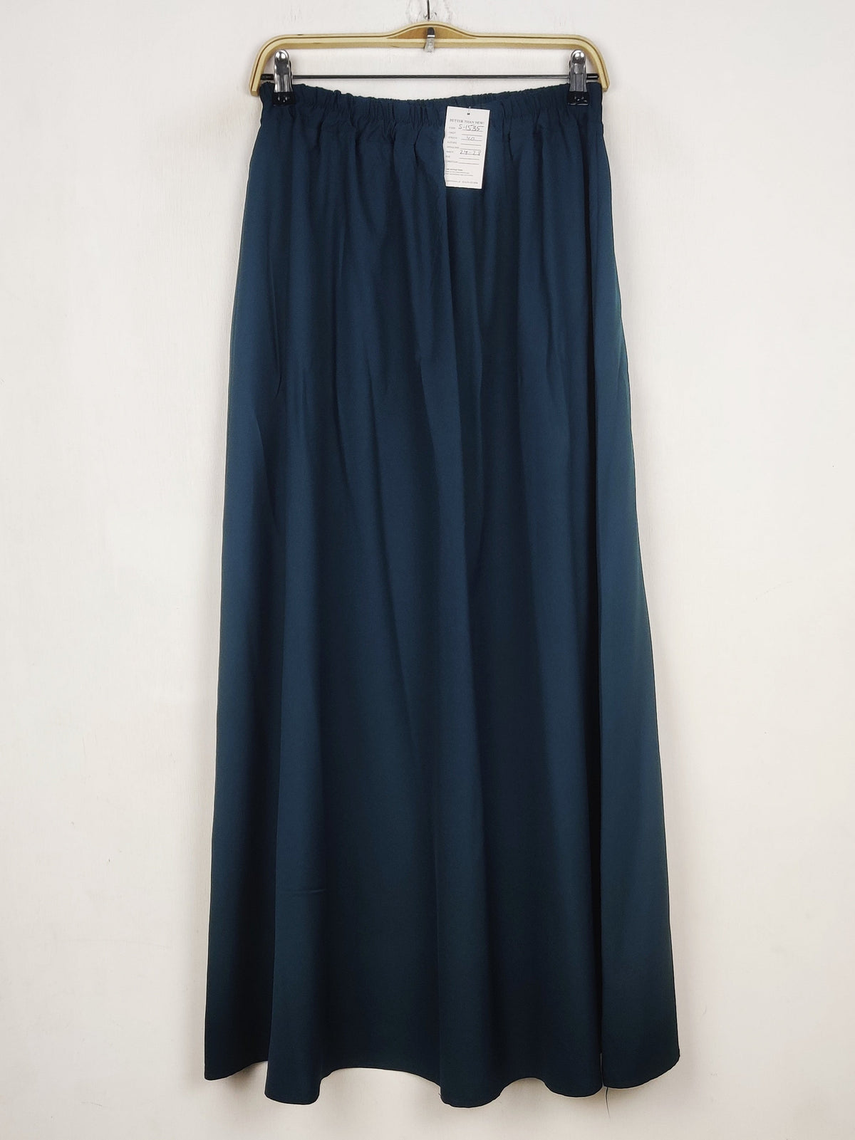 Buy online pre-used pre-loved 100% authentic & Original branded Unknown Brand (S-1535) available in Pakistan. Top international brands avilable.