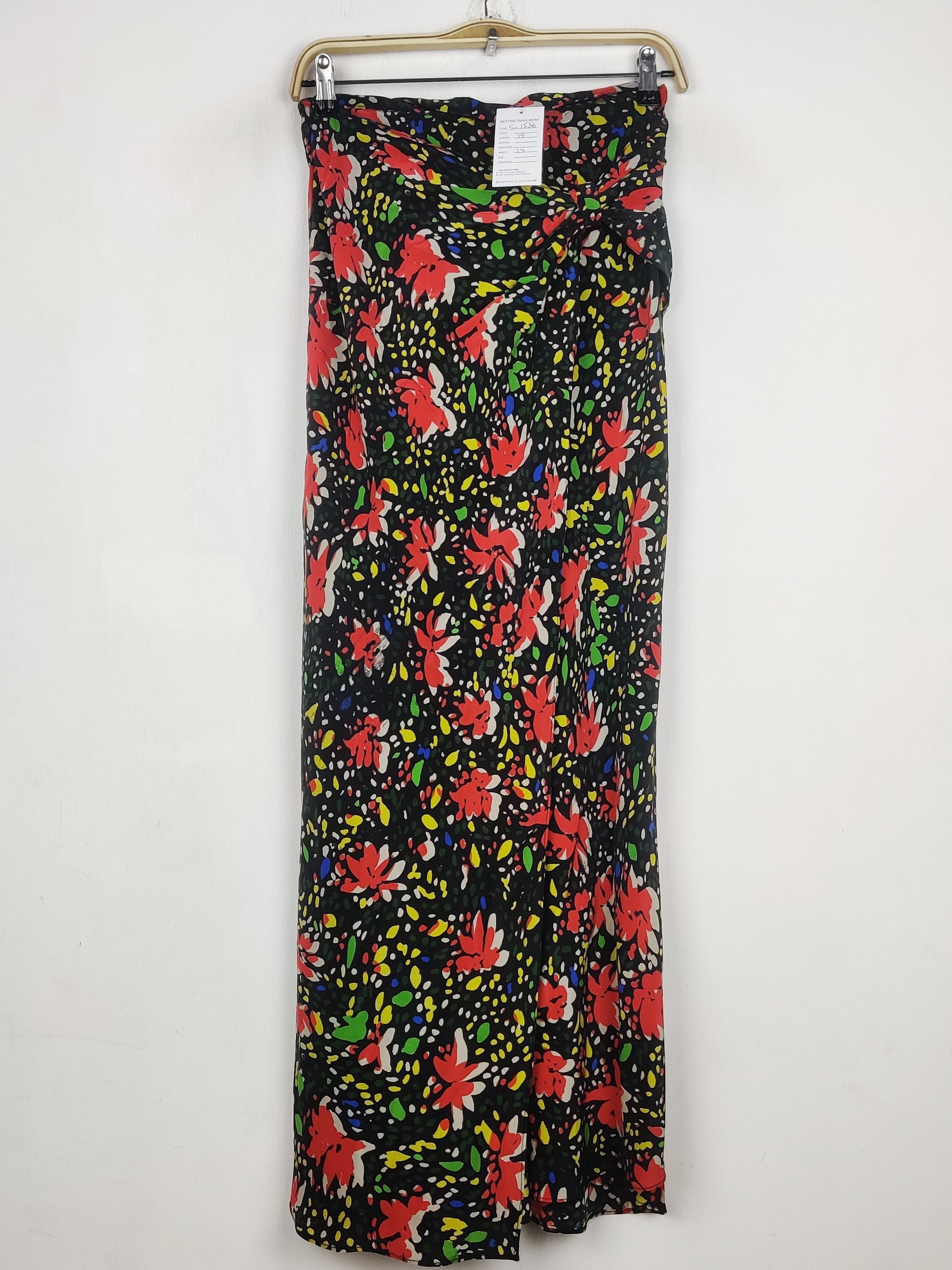 Buy online pre-used pre-loved 100% authentic & Original branded Top Shop (S-1536) available in Pakistan. Top international brands avilable.