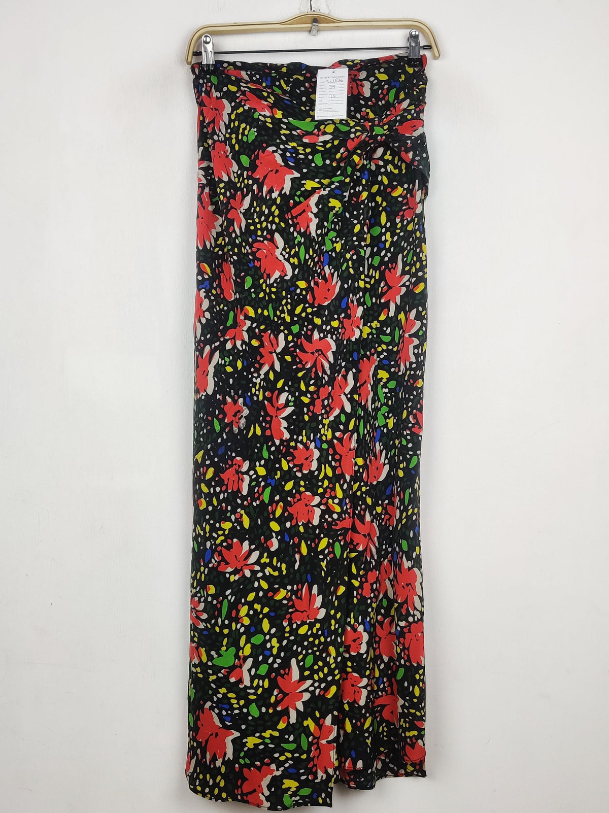 Buy online pre-used pre-loved 100% authentic & Original branded Top Shop (S-1536) available in Pakistan. Top international brands avilable.