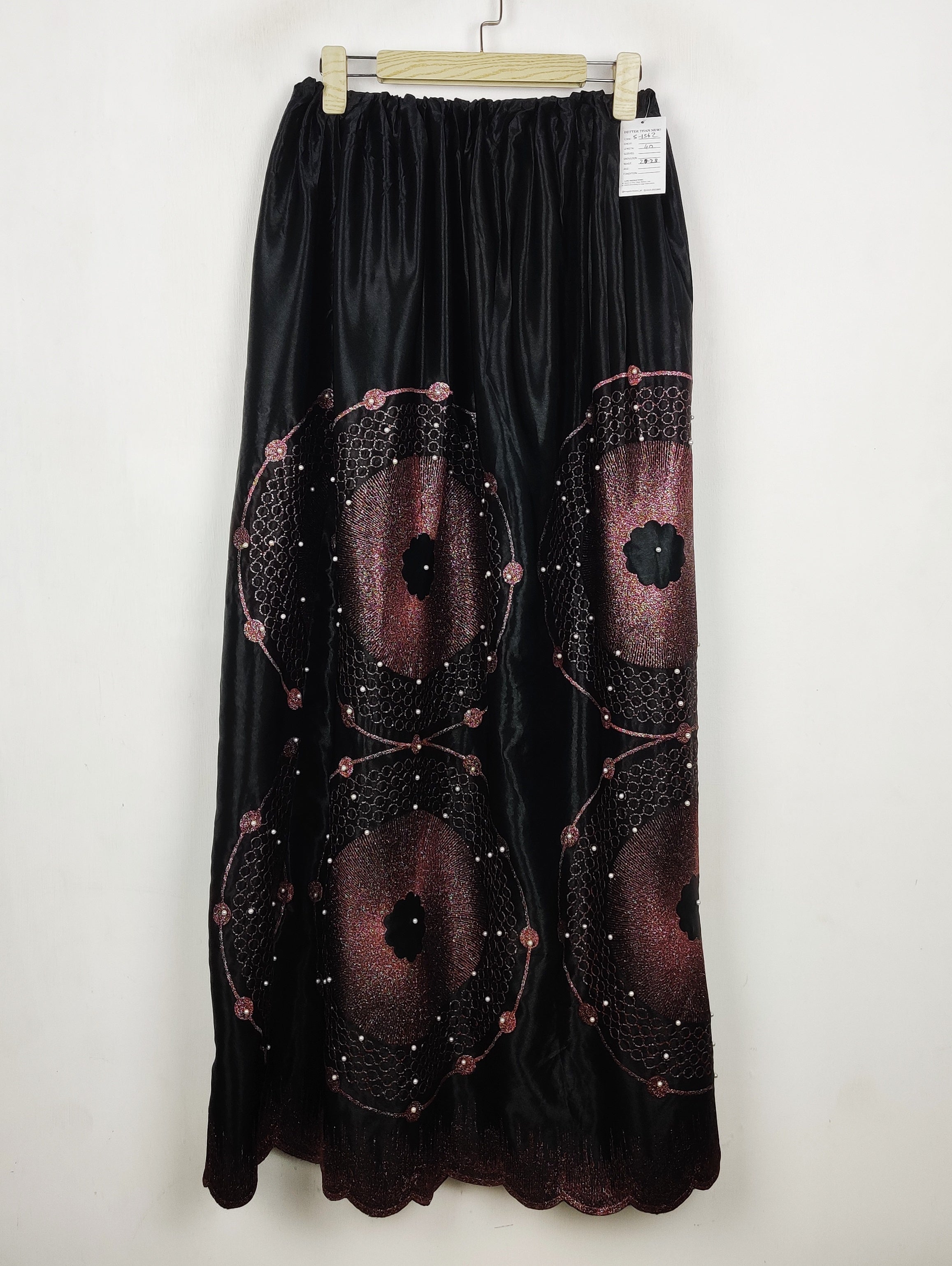 Buy online pre-used pre-loved 100% authentic & Original branded Unknown Brand (S-1562) available in Pakistan. Top international brands avilable.