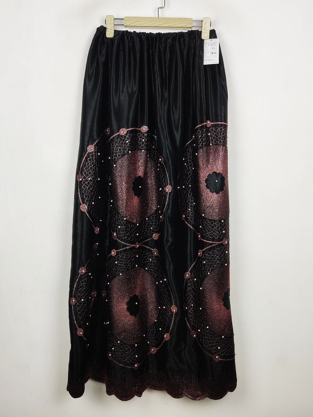 Buy online pre-used pre-loved 100% authentic & Original branded Unknown Brand (S-1562) available in Pakistan. Top international brands avilable.
