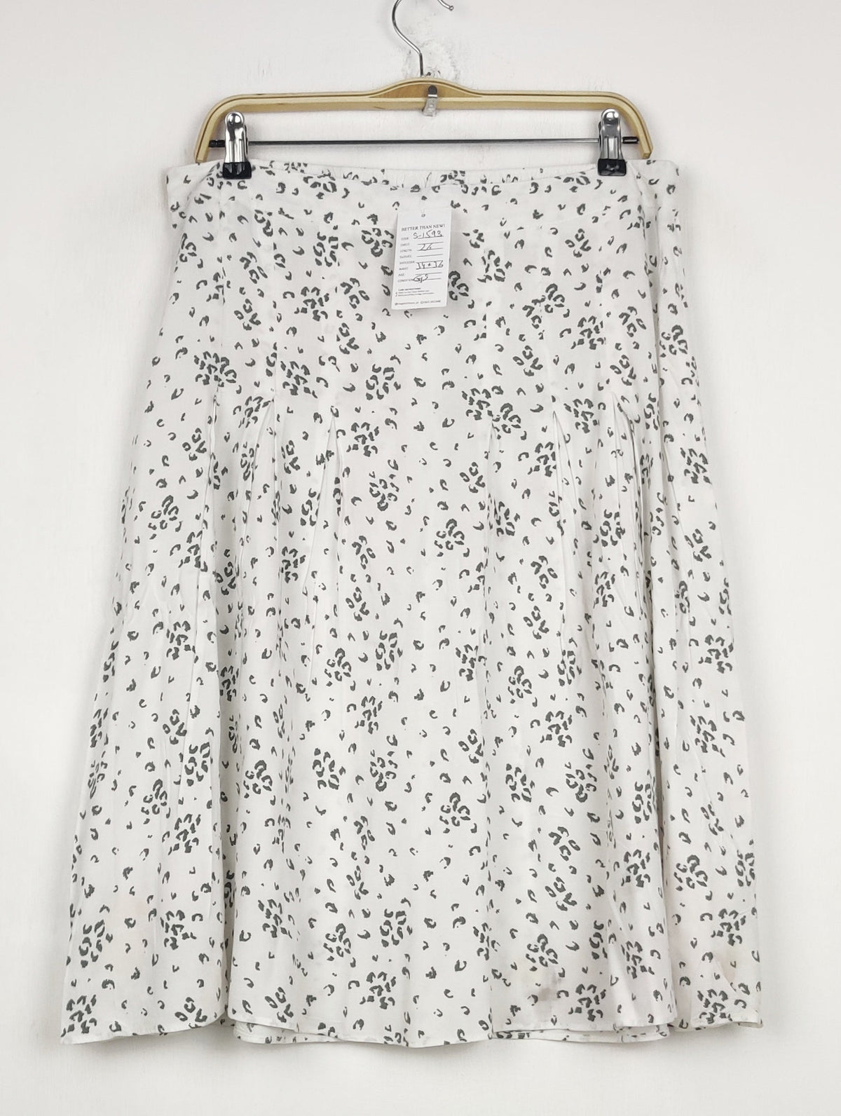 Buy online pre-used pre-loved 100% authentic & Original branded Bonmarche (S-1593) available in Pakistan. Top international brands avilable.