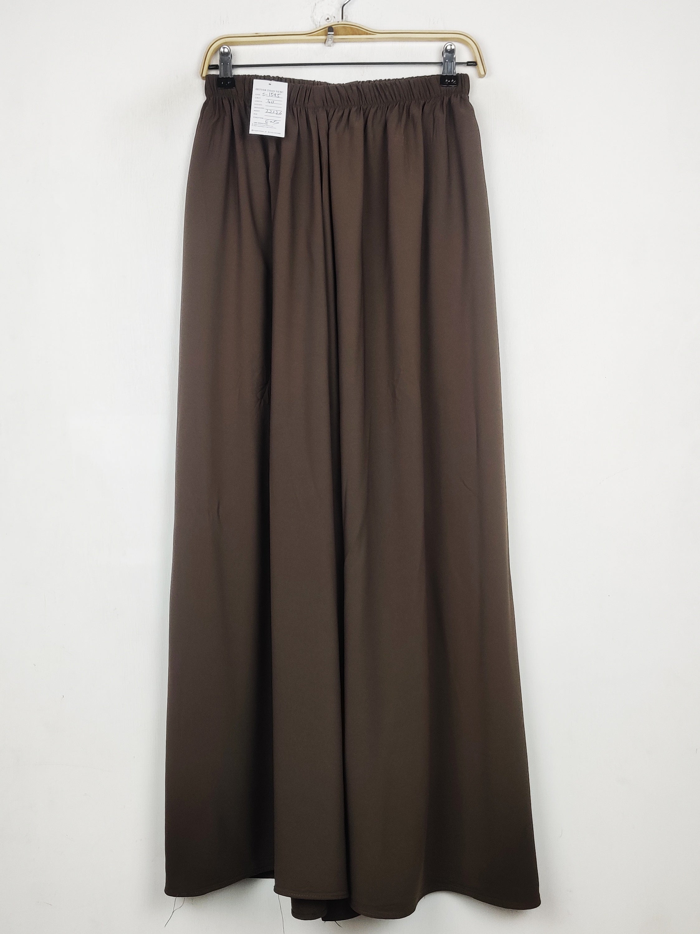 Buy online pre-used pre-loved 100% authentic & Original branded Unknown Brand (S-1595) available in Pakistan. Top international brands avilable.