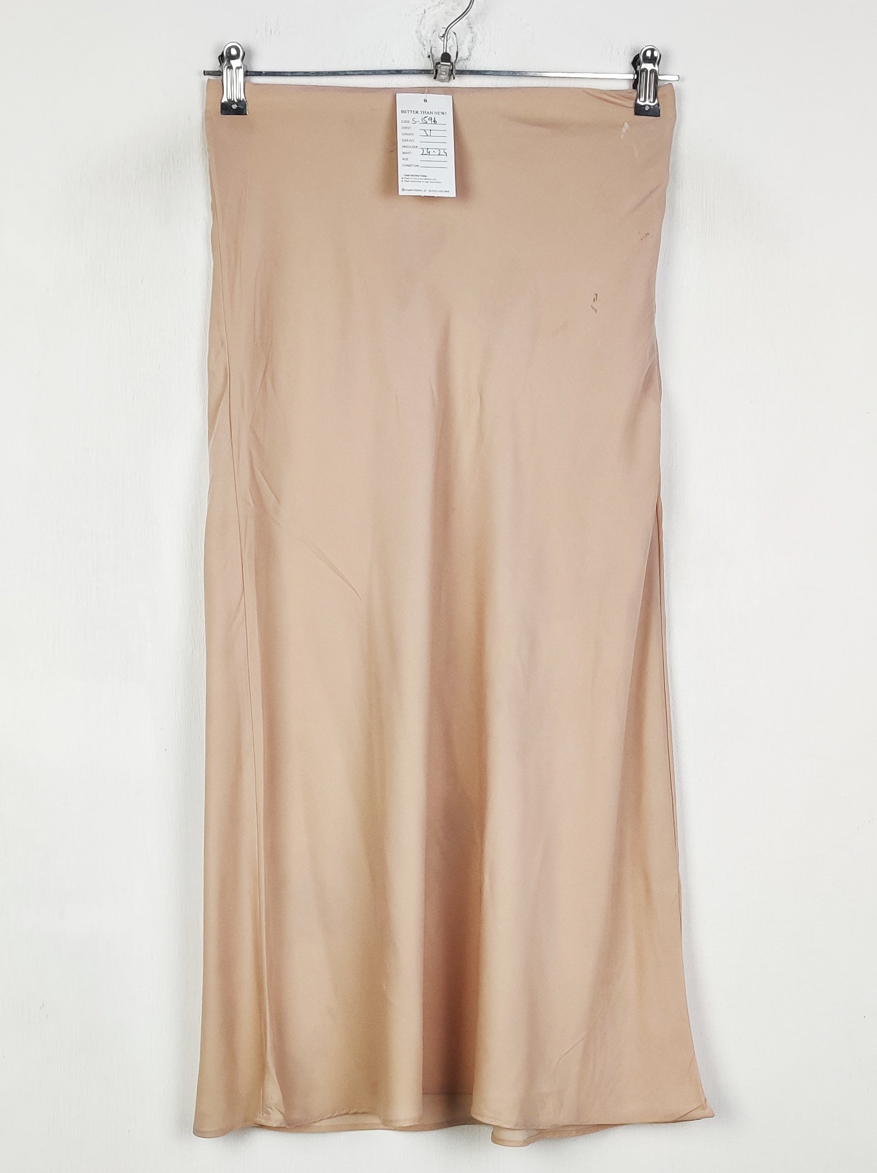 Buy online pre-used pre-loved 100% authentic & Original branded Forever 21 (S-1596) available in Pakistan. Top international brands avilable.