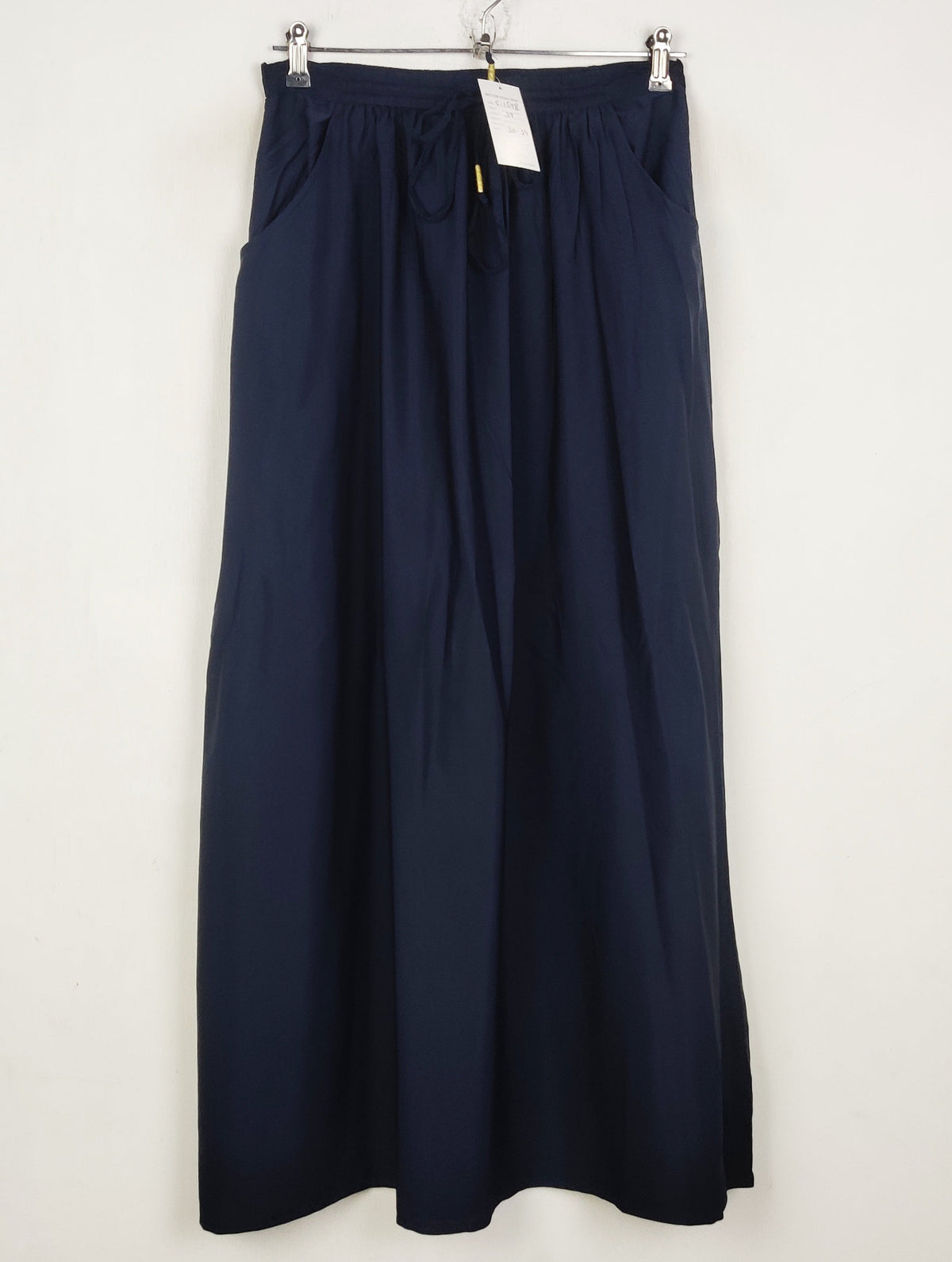 Buy online pre-used pre-loved 100% authentic & Original branded Atmosphere (S-1598) available in Pakistan. Top international brands avilable.