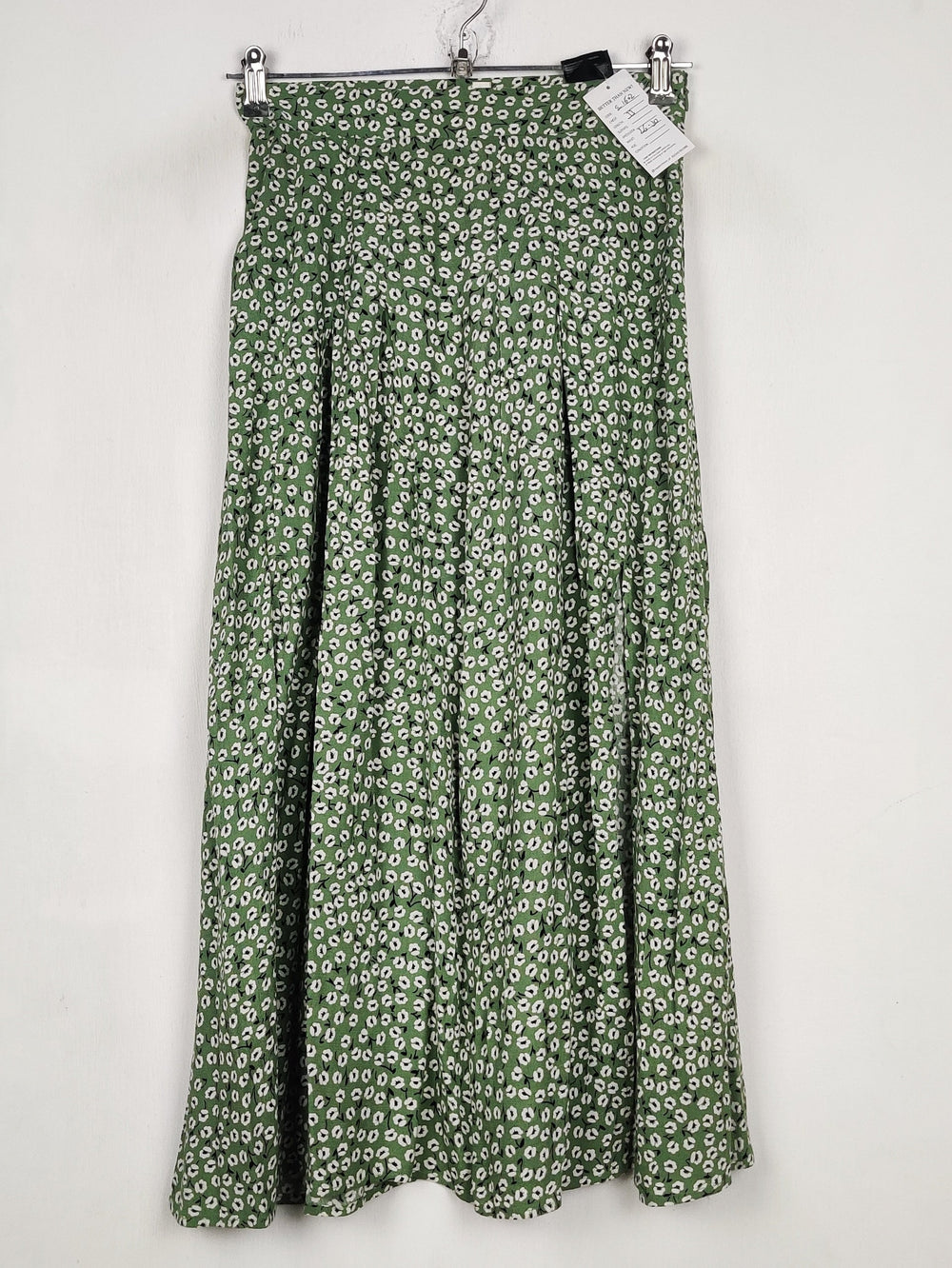 Buy online pre-used pre-loved 100% authentic & Original branded H&M (S-1602) available in Pakistan. Top international brands avilable.