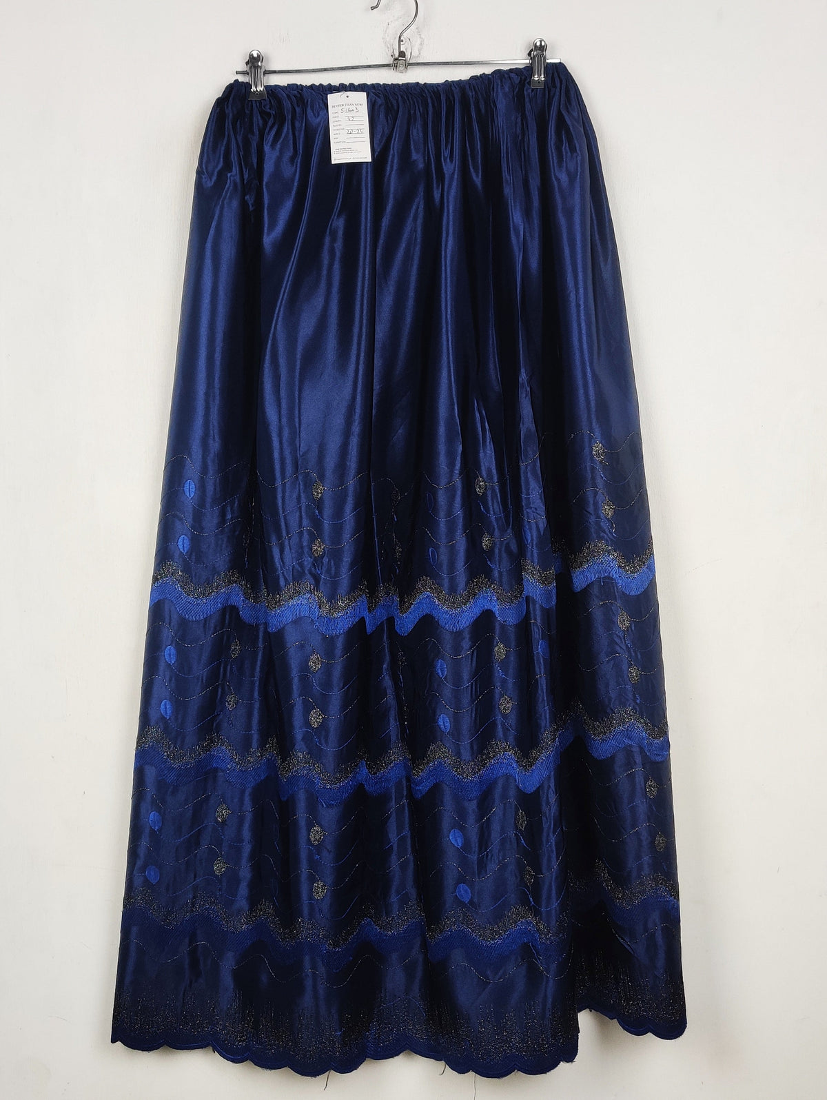 Buy online pre-used pre-loved 100% authentic & Original branded Unknown Brand (S-1603) available in Pakistan. Top international brands avilable.