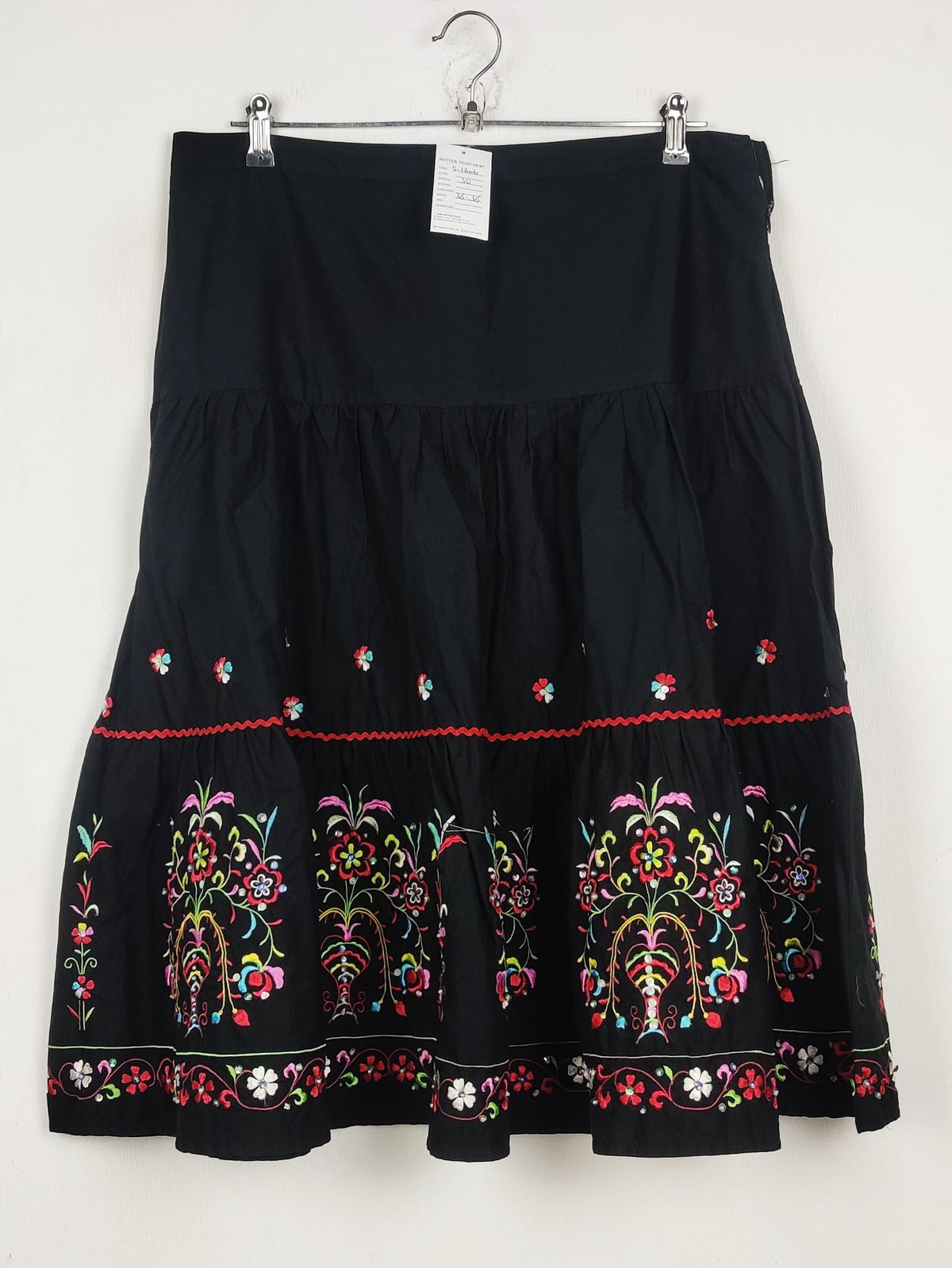 Buy online pre-used pre-loved 100% authentic & Original branded Atmosphere (S-1606) available in Pakistan. Top international brands avilable.