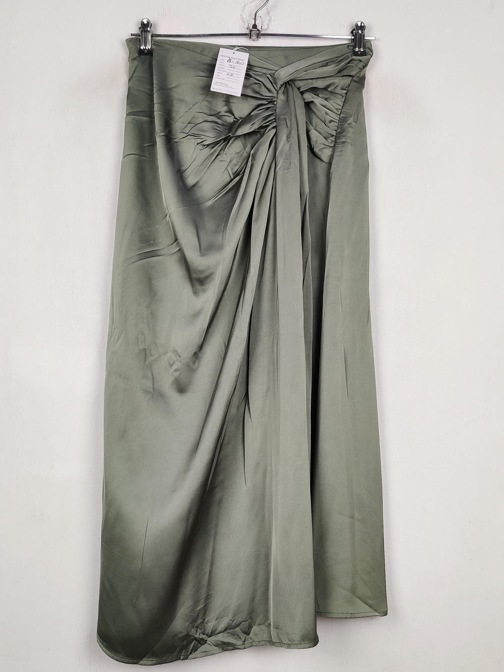 Buy online pre-used pre-loved 100% authentic & Original branded Shein (S-1607) available in Pakistan. Top international brands avilable.