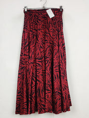 Buy online pre-used pre-loved 100% authentic & Original branded Primark (S-1611) available in Pakistan. Top international brands avilable.