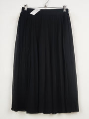 Buy online pre-used pre-loved 100% authentic & Original branded Unknown Brand (S-1632) available in Pakistan. Top international brands avilable.