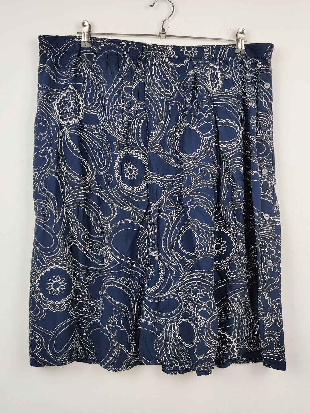 Buy online pre-used pre-loved 100% authentic & Original branded Marks & Spencer (S-194) available in Pakistan. Top international brands avilable.